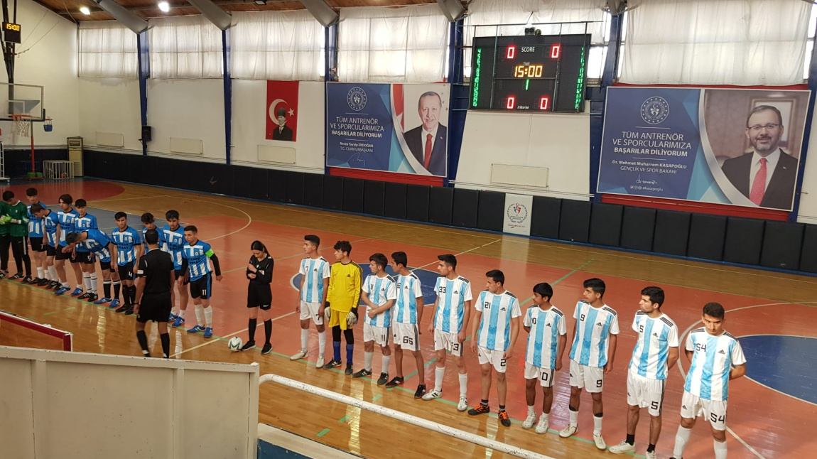  İl İçi Futsal Turnuvası Kapsamında Okul Takımımız Kahta'da Yarıştı