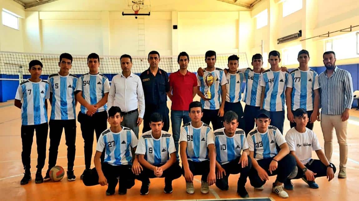 Okullar Arası Voleybol Turnuvası Yapıldı 